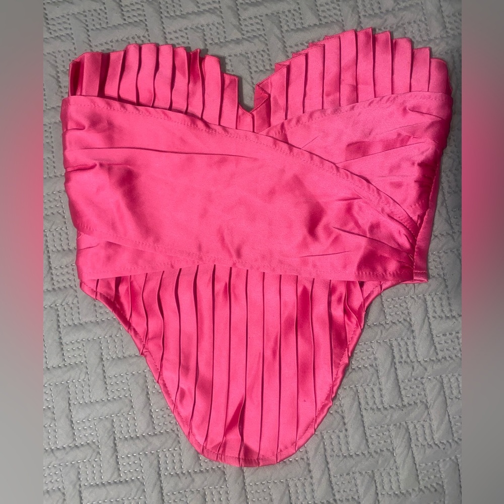 Prettylittlething hot pink corset size is 4